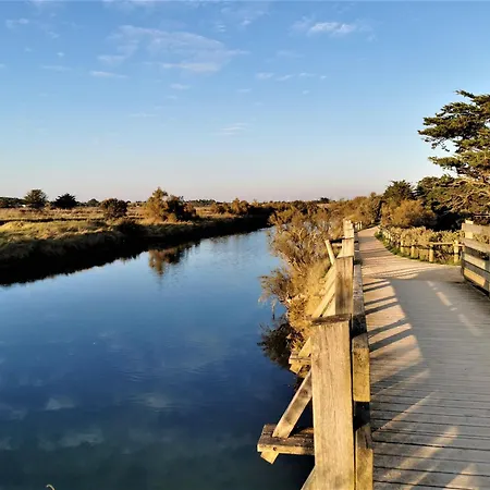 Nyaraló Les Chouans