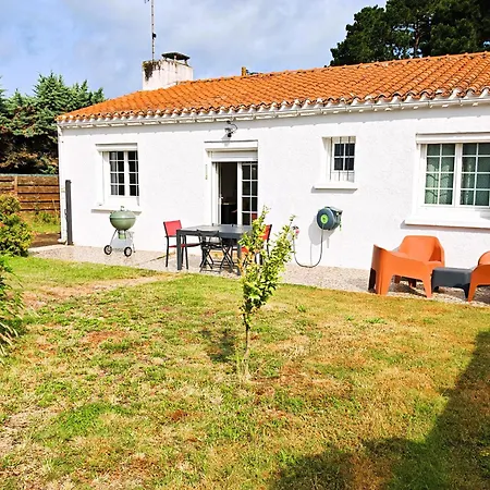 Nyaraló Les Chouans *